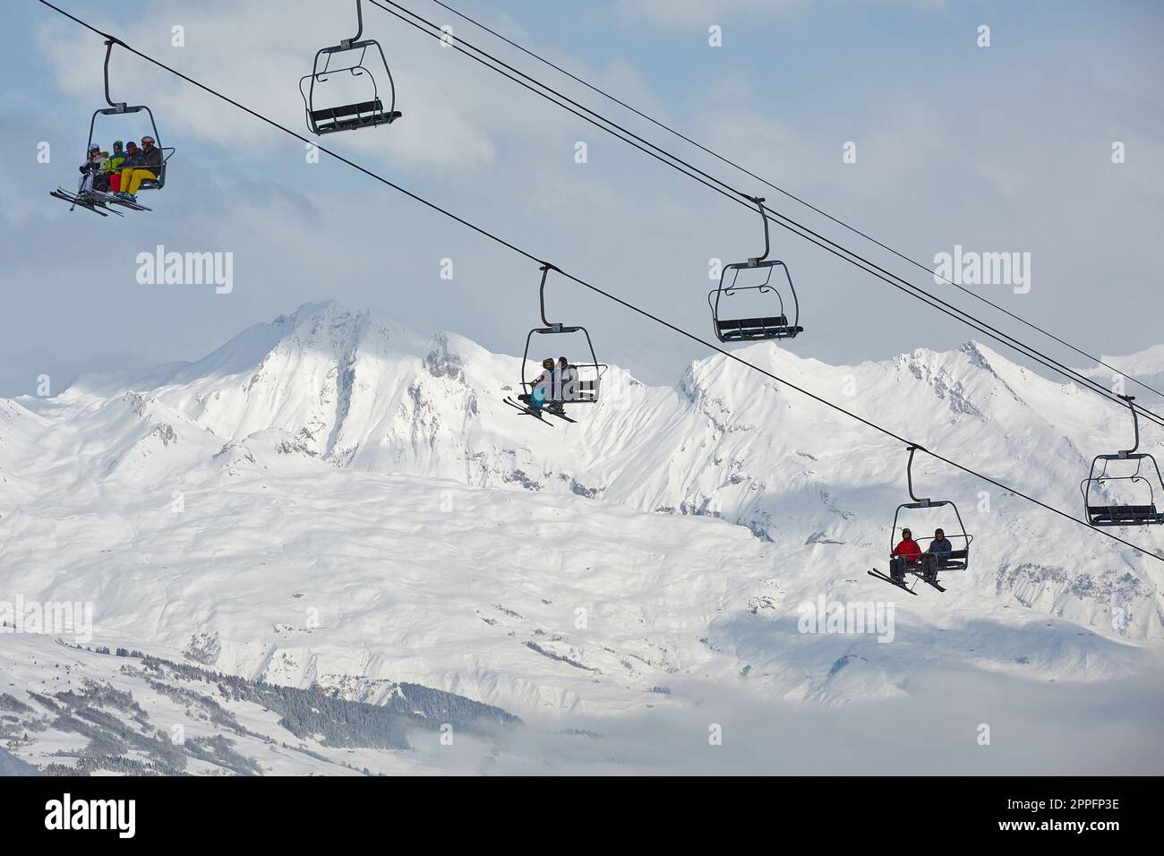 Skipisten, mit vielen Menschen Stockfoto