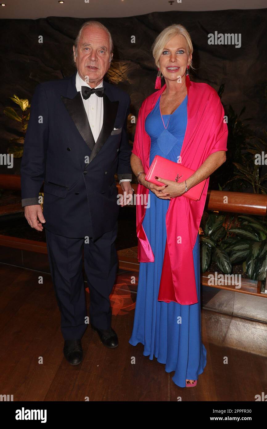 Enno von Ruffin, Susanne Korden, Blauer Ball 2023 zugunsten der Kinderkrebsstation der UKE im Hotel Grand Elyssee, Hamburg, 01.04.2023 Stockfoto