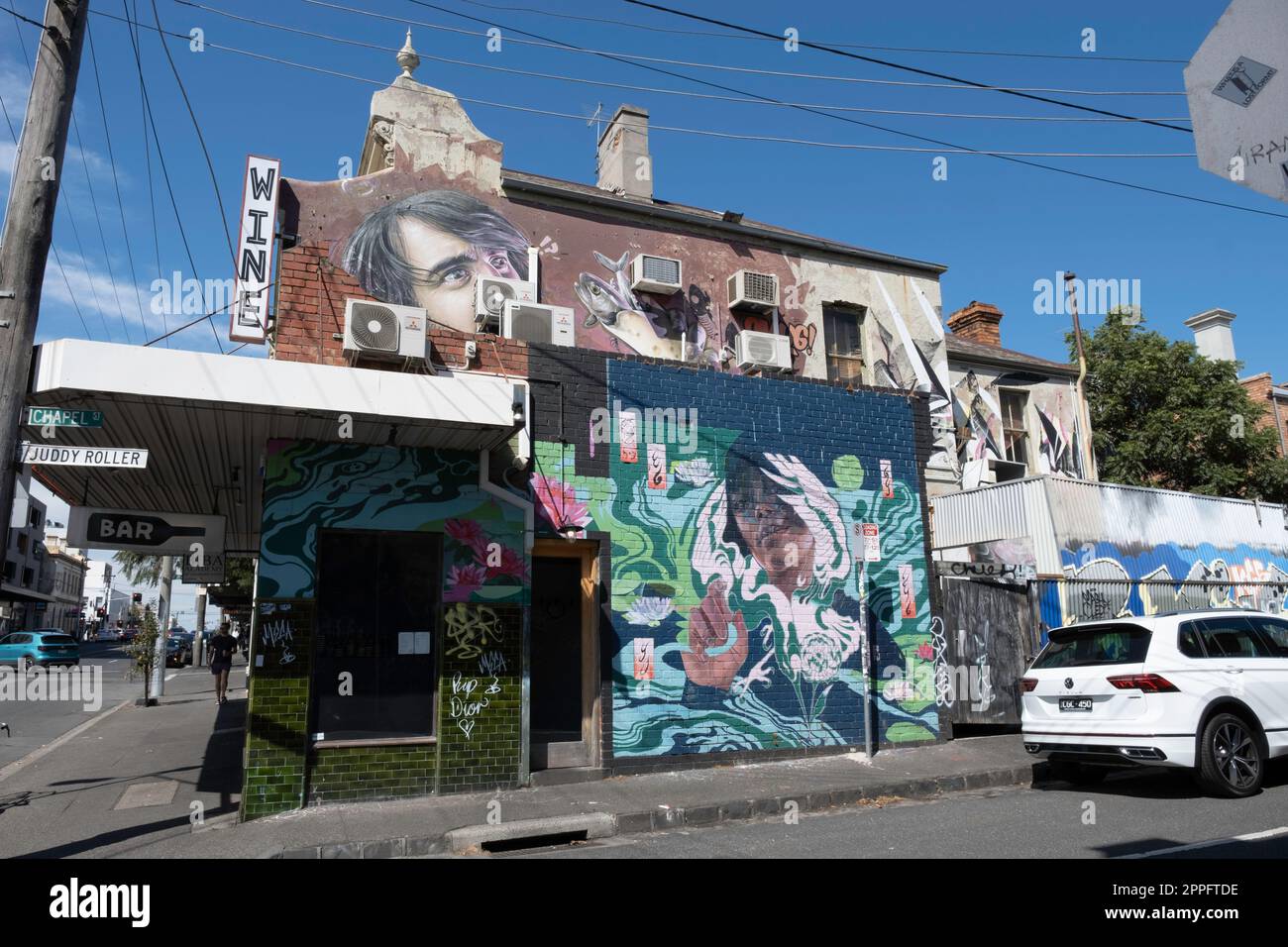 Street Art von unbekannten Künstlern im inneren Vorort Fitzroy, in der Nähe der Brunswick Street, der besten Street Art außerhalb des Stadtzentrums Stockfoto