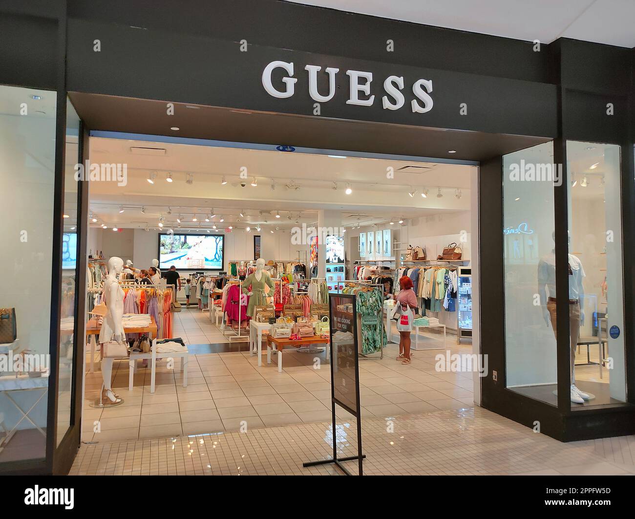 Guess Store in der Aventura Mall, Florida, USA Stockfoto