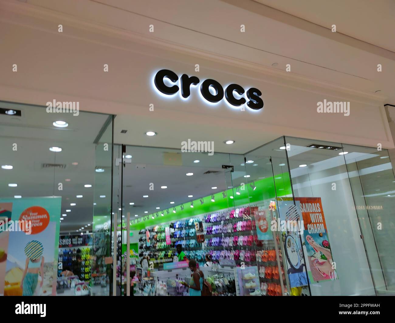 Crocs-Shop im Einkaufszentrum Aventua, Florida, USA Stockfoto