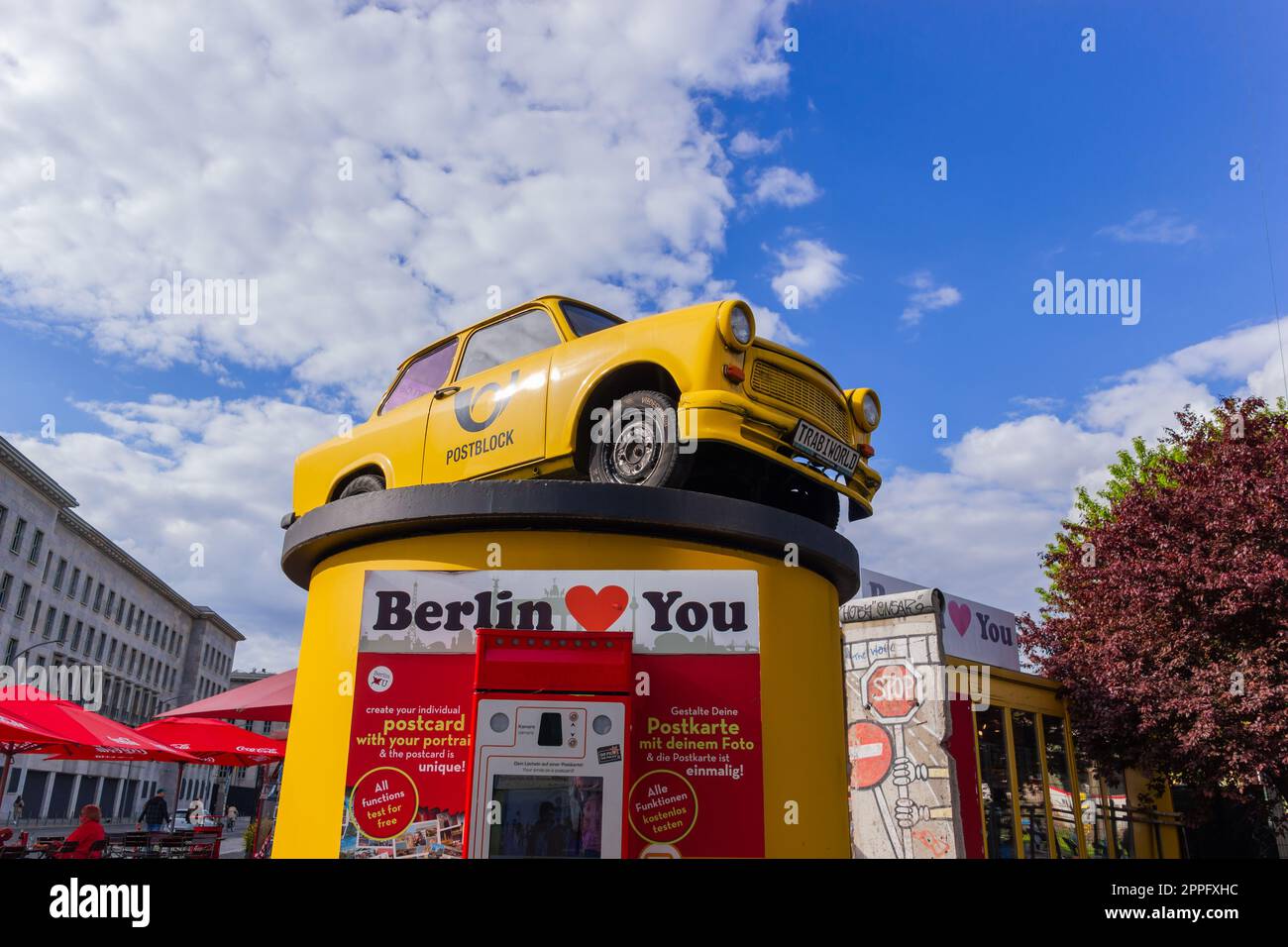 Trabi Word Center in Berlin Stockfoto