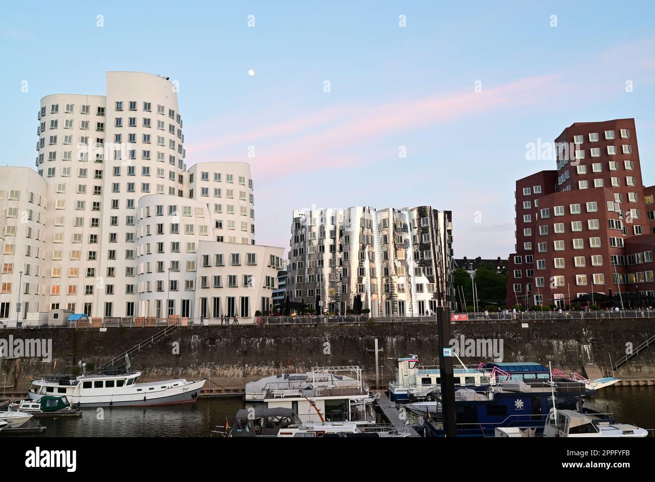 Häuser in Medienhafen, DÃ¼sseldorf, NRW, Deutschland Stockfoto