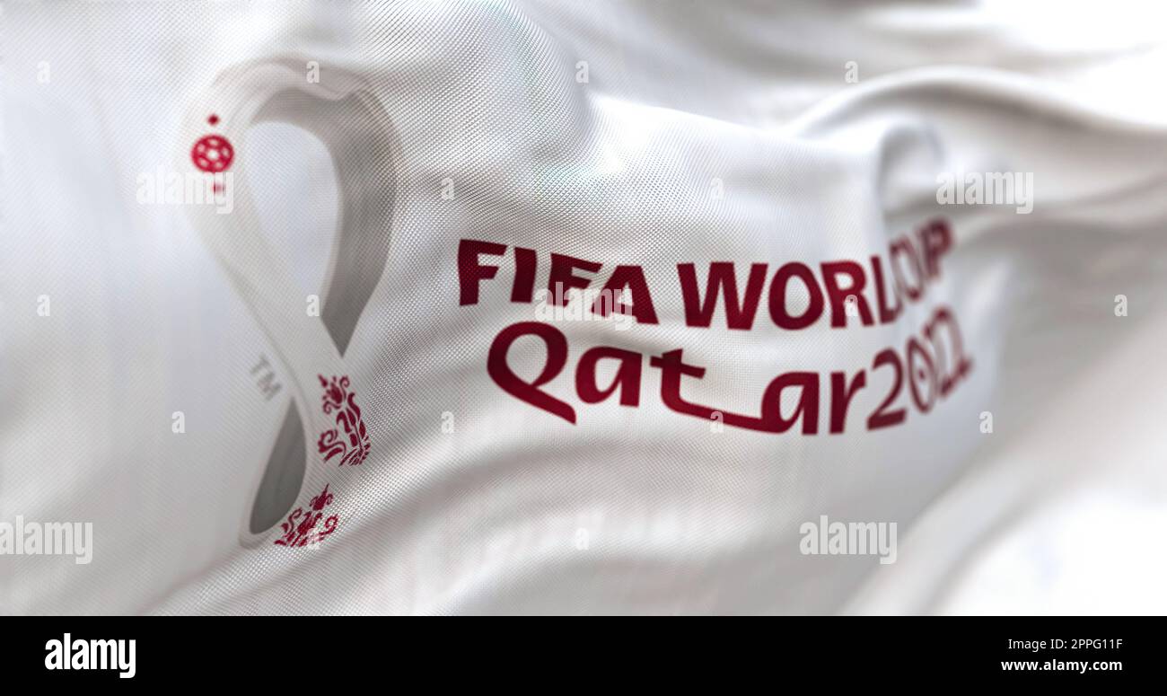 Details der weißen Fahne der FIFA-Katar-Weltmeisterschaft 2022, die im Wind weht Stockfoto