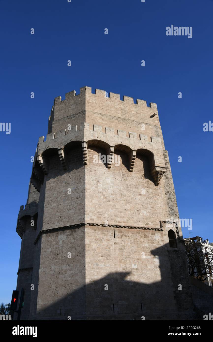 Fassaden von Häusern, Stadtlandschaften in Valencia, Provinz Valencia, Spanien, März 2023 Stockfoto