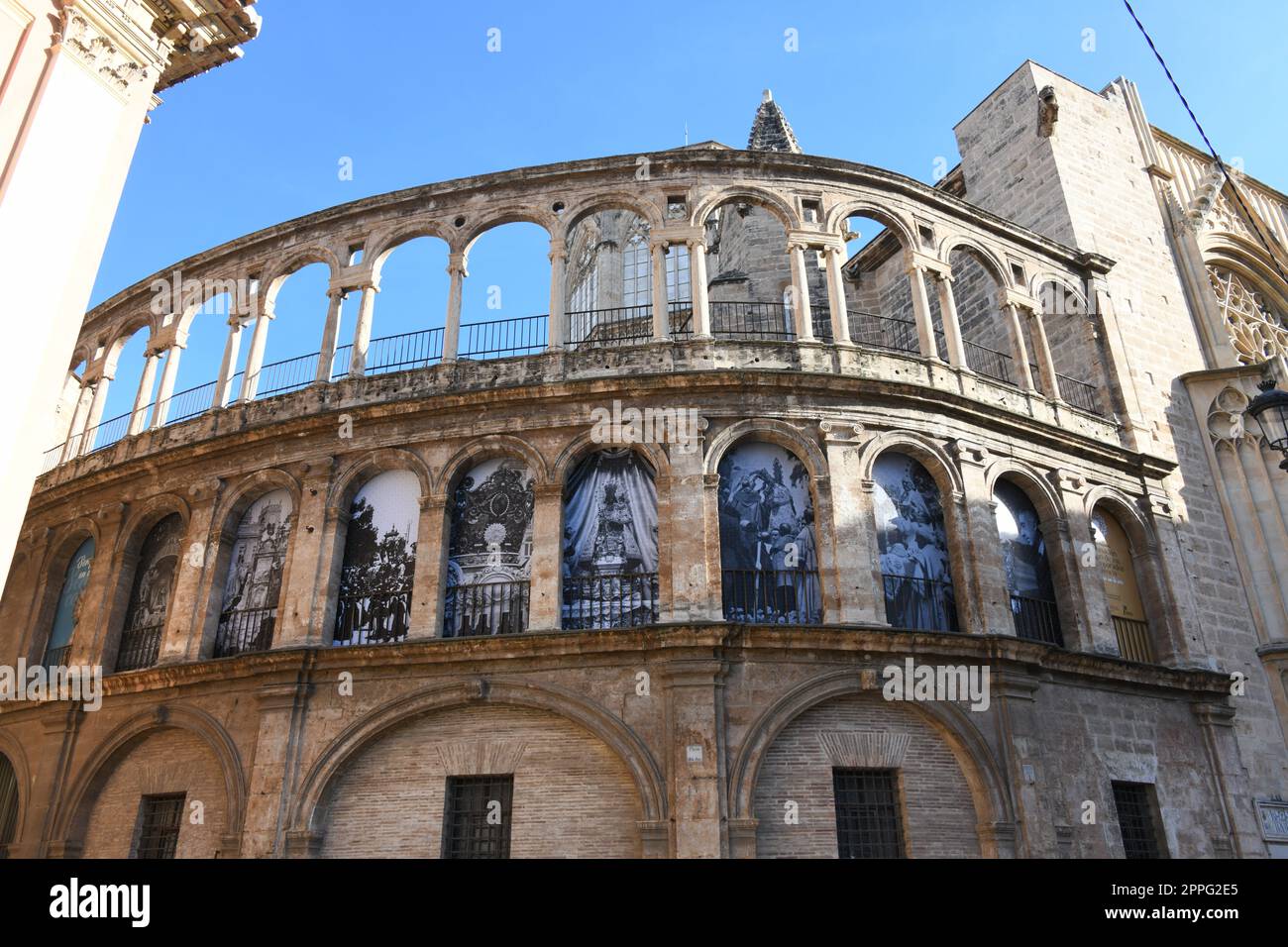 Stadtblick, Hausfassaden von Valencia, Provinz Valencia, Spanien, März 2023 Stockfoto