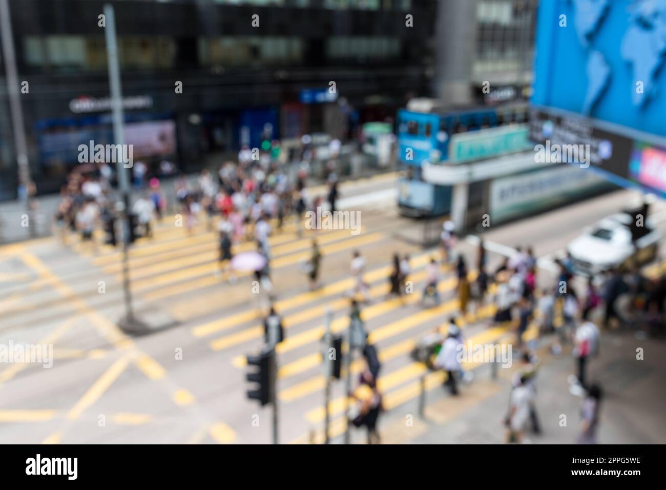 Verschwommener Blick auf die geschäftige Stadt Stockfoto
