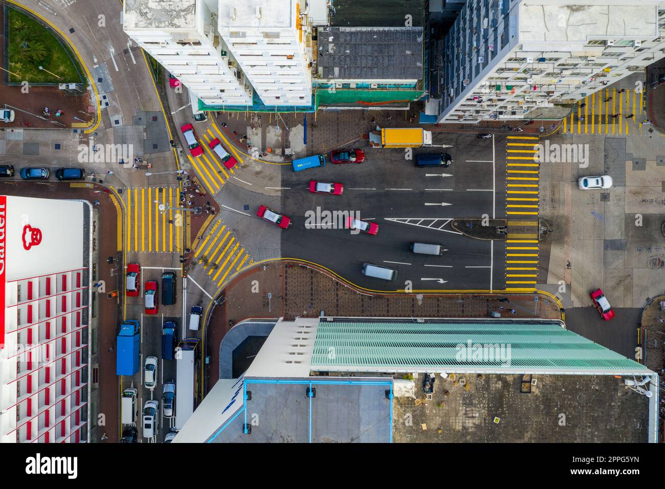 Sham Shui Po, Hongkong 09. Oktober 2019: Top-down-Blick auf den Verkehr in Hongkong Stockfoto
