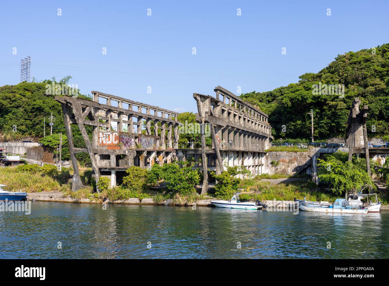 Keelung, Taiwan, 19. August 2022: Relikte der Agenna Shipyard im Hafen Keelung Zhengbin Stockfoto