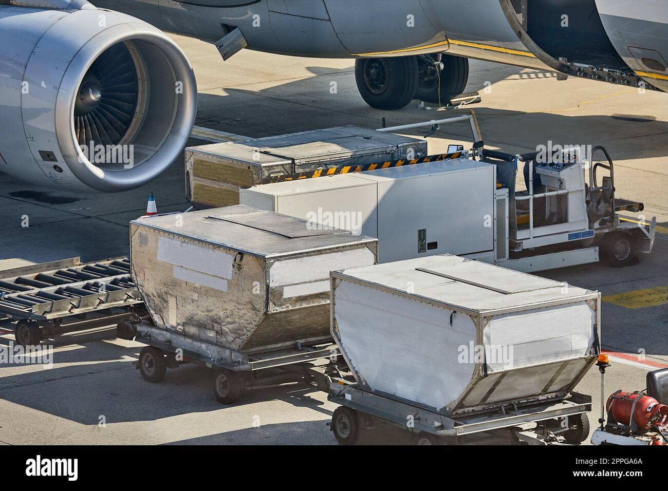 Abfertigung der Flugzeuge Stockfoto