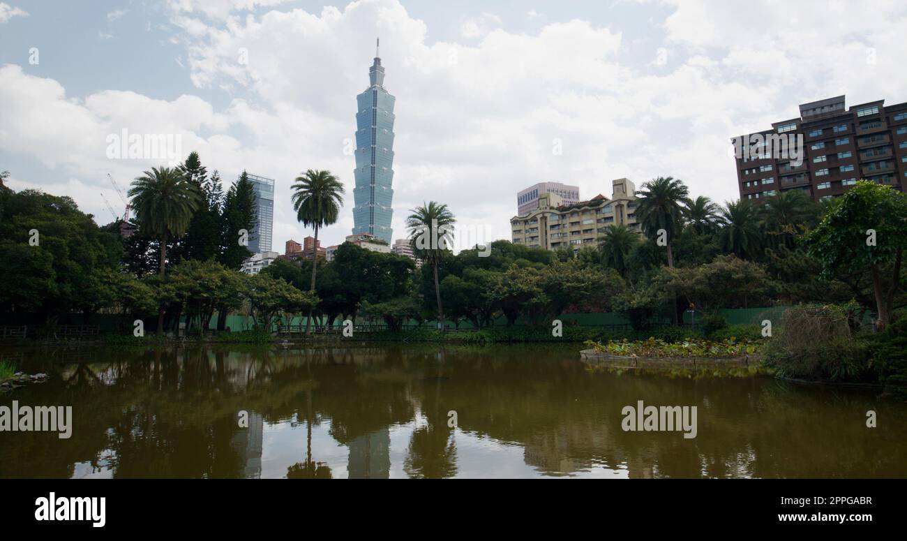 Taipei, Taiwan, 12. März 2022: Taipei 101 Wahrzeichen der Stadt in der Sun Yat Sen Gedenkhalle Stockfoto