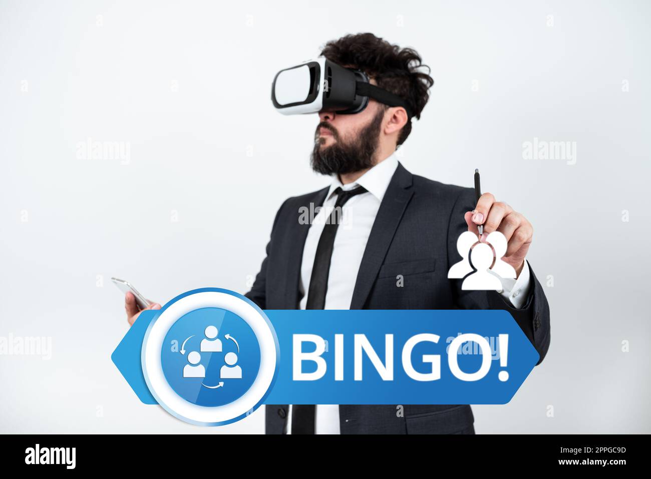 Textzeichen mit Bingo. Konzept, das ein Glücksspiel bedeutet, bei dem jeder Spieler die ausgedruckten Zahlen abgleicht Stockfoto