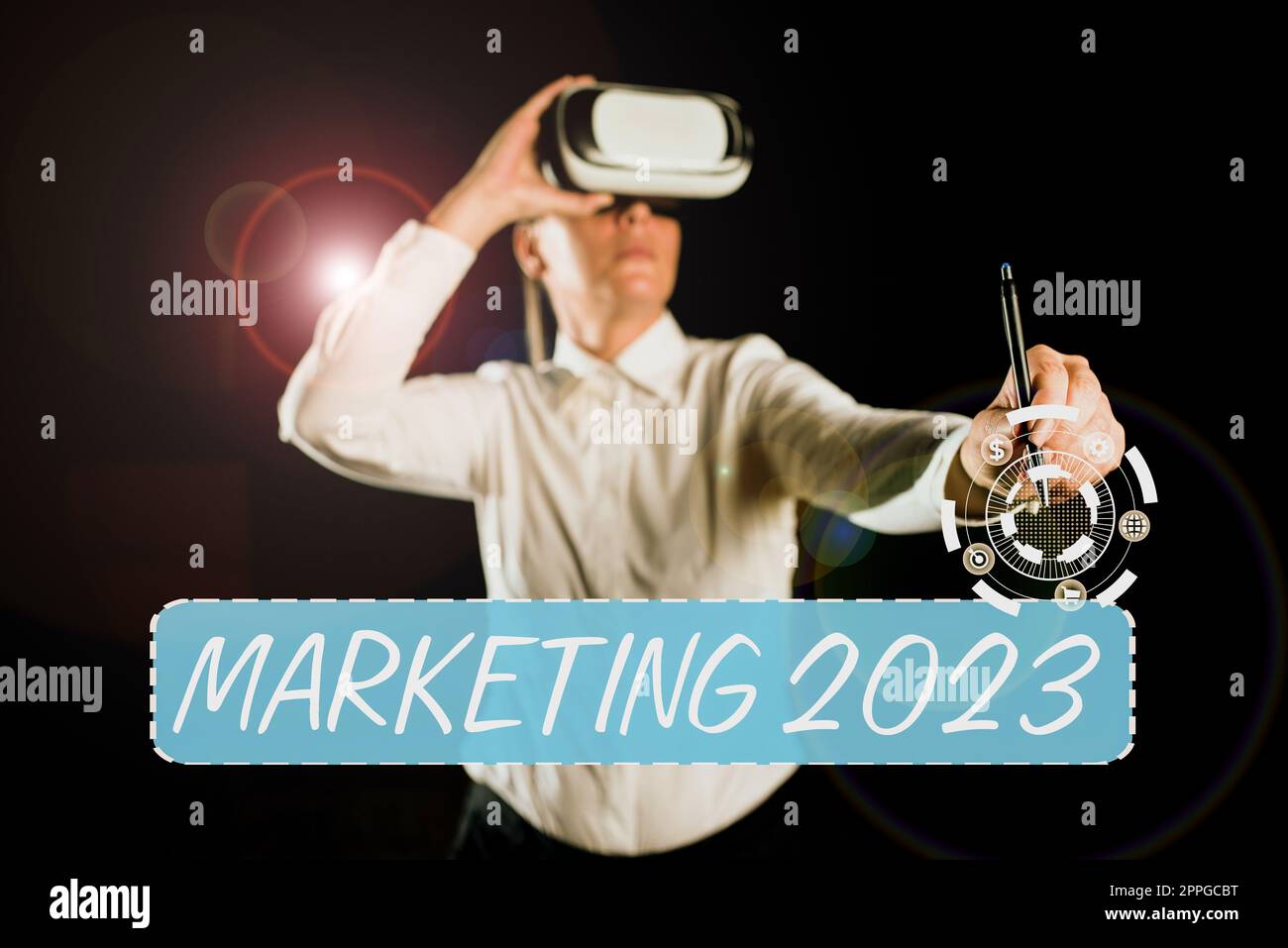 Handschriftliches Schild Marketing 2023. Konzept bedeutet kommerzielle Trends für die Neujahrsaktion 2023 Stockfoto