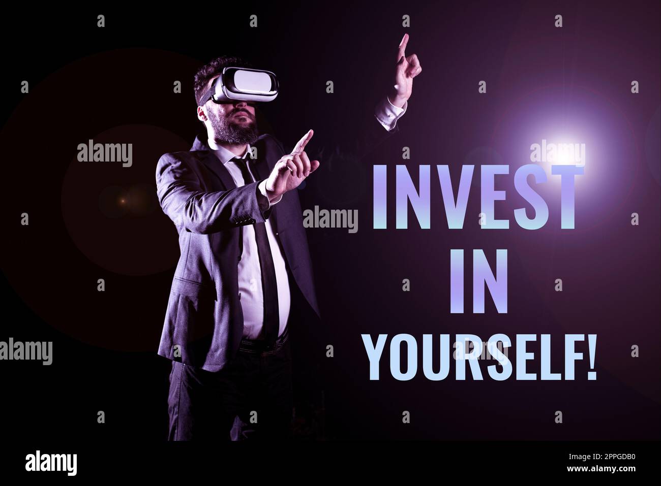 Textunterschrift mit „Investieren Sie in sich selbst“. Business-Ansatz Lernen Sie neue Dinge oder Materialien, so dass Ihr viel besser Stockfoto
