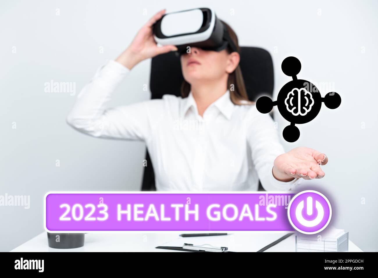 Handschriftlich unterschreiben 2023 Gesundheitsziele. Konzeptionelle Fotofeier zum Beginn des Kalenderjahres 2023 Stockfoto