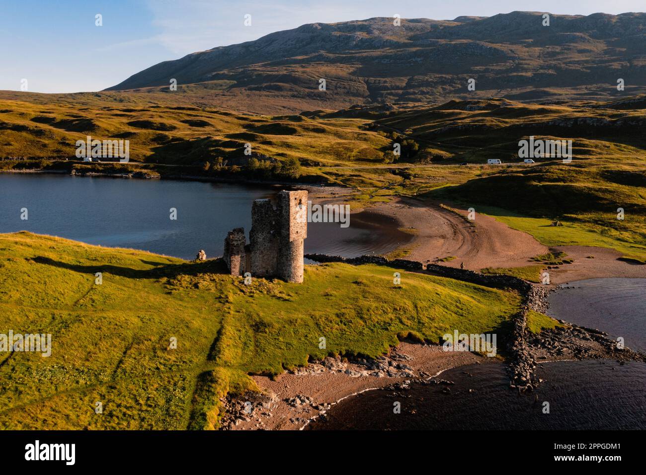 Ardvreck Castle und Loch Assynt Stockfoto