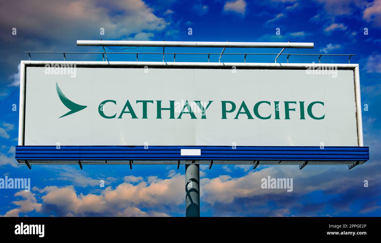 Reklametafel mit Logo von Cathay Pacific Stockfoto
