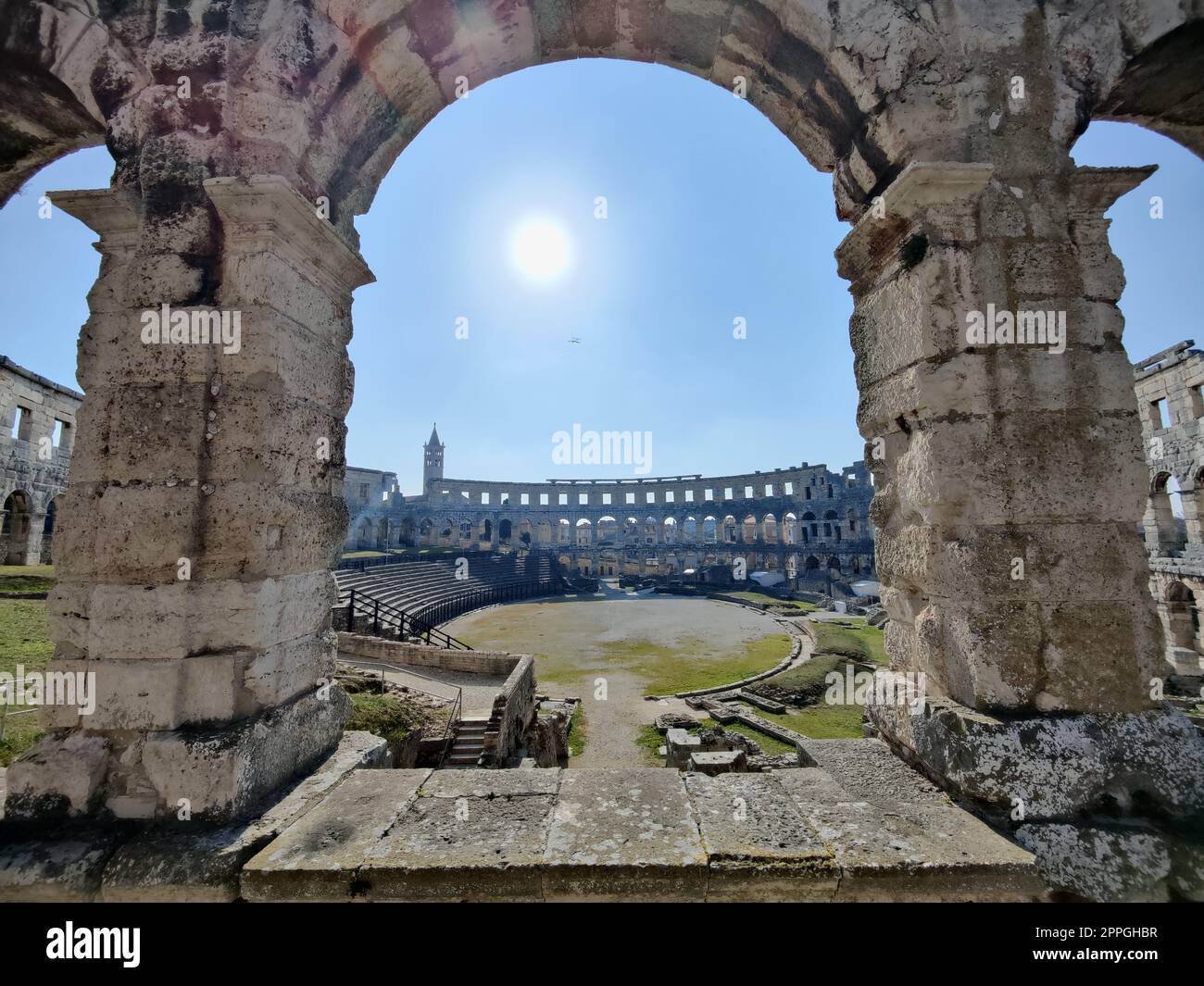 Kroatien. Pula Ruinen des am besten erhaltenen römischen Amphitheaters, erbaut im ersten Jahrhundert v. Chr. während der Herrschaft des Kaisers Vespasian Stockfoto