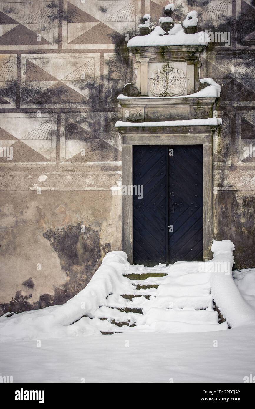 Prächtige und geheimnisvolle mittelalterliche Burg - Touristenziel, historischen Tourismus Wahrzeichen Konzept Stockfoto