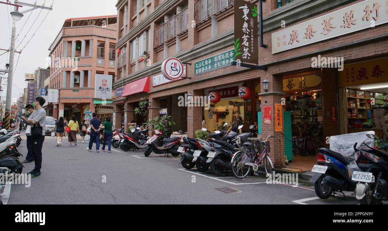 Taipei, Taiwan, 22. März 2022: Urlaubsmarkt in der dihua-Straße der Stadt taipei Stockfoto