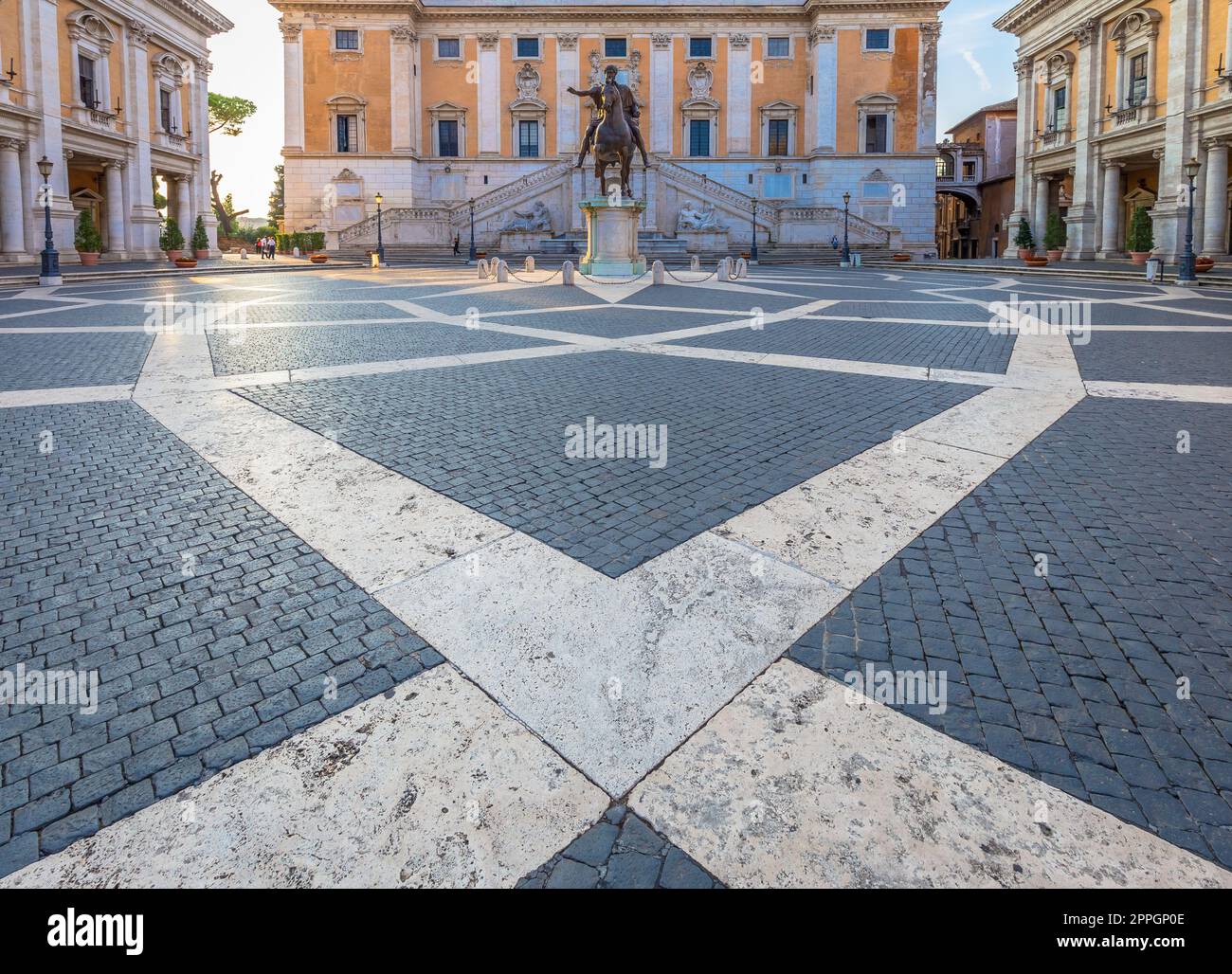 Capitolium Platz (Piazza del Campidoglio) in Rom, Italien. Das von Michelangelo entworfene Gebäude beherbergt das Rathaus von Rom (Roma) Stockfoto