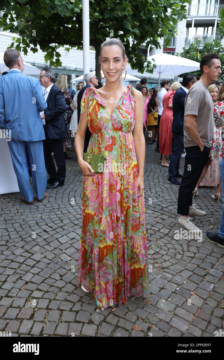 Kimberley Schulz, Re-Opening Party des Restaurants Casse-Croute in der Neustadt, Hamburg, 23.08.2022 Stockfoto