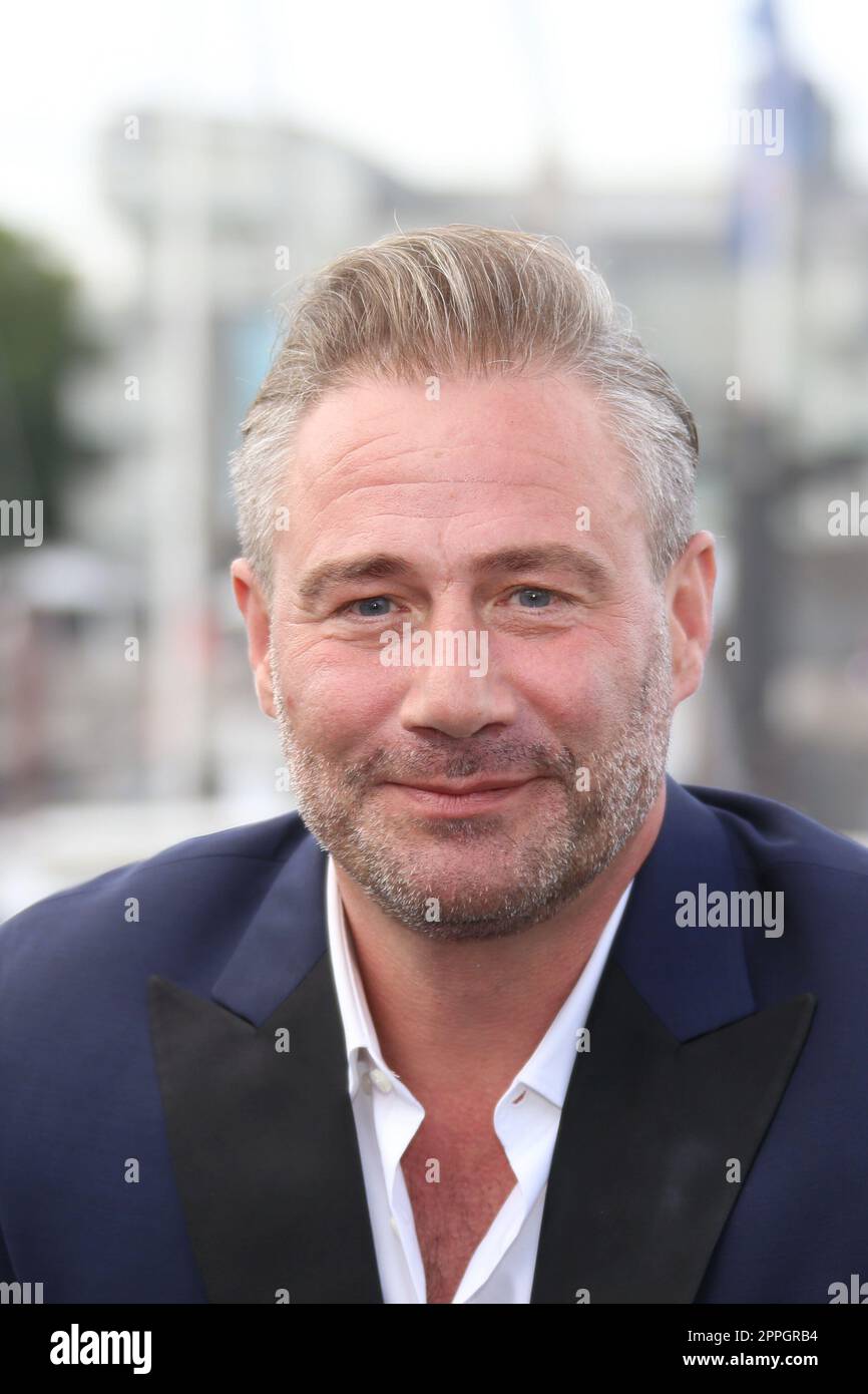 Sascha, Fotoanruf als Teil eines Pressetages, ÃœberseebrÃ¼cke, Veröffentlichung 'HAMBURGER DEERN', Hamburg, 07.09.2022 Stockfoto