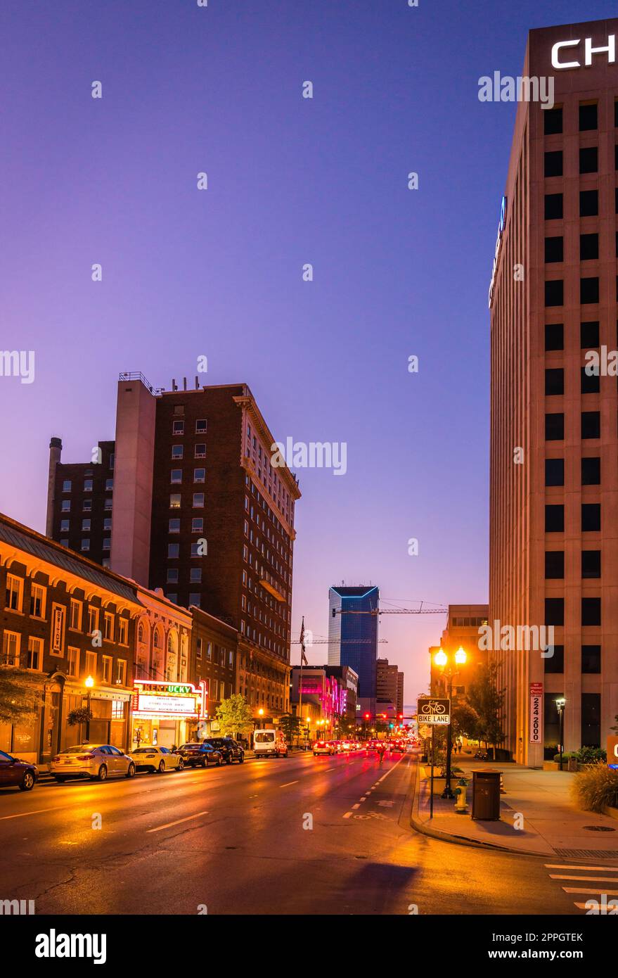 Lexington Main Street bei Nacht Stockfoto