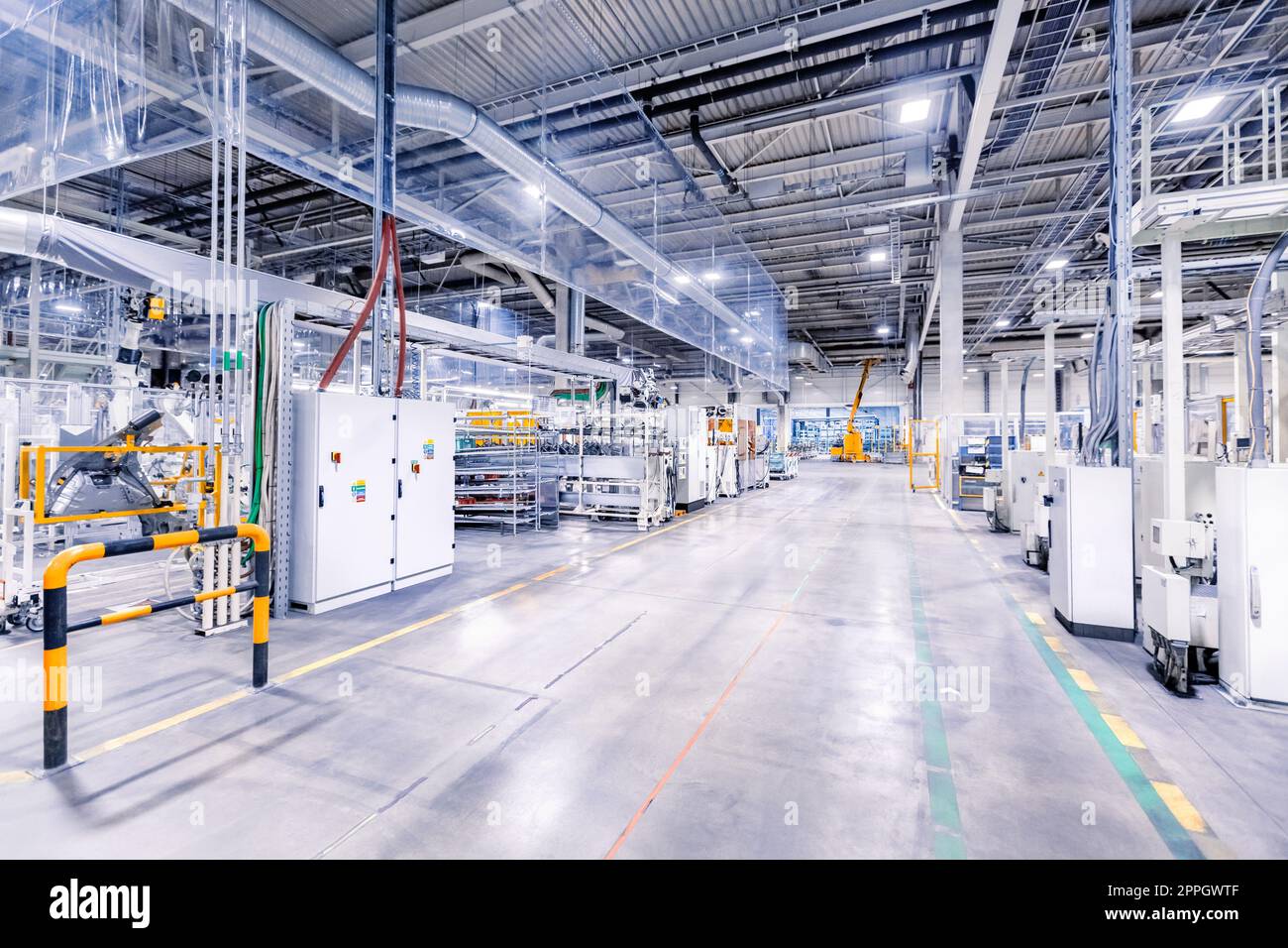 Werksinnenraum als industrieller Hintergrund Stockfoto