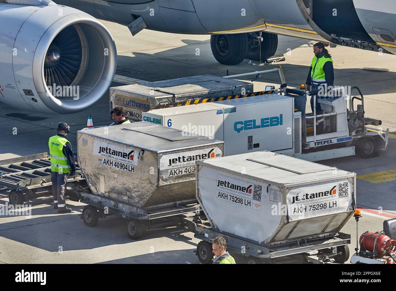 Abfertigung der Flugzeuge Stockfoto