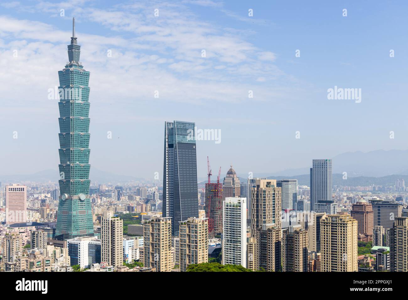 Taipei, Taiwan 10. April 2022: Skyline von Taipeh Stockfoto