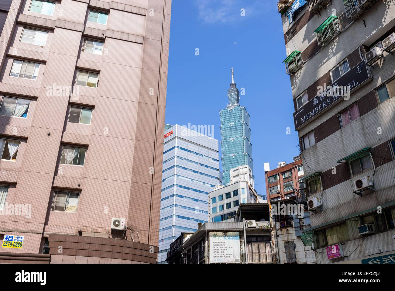 Taipeh, Taiwan 09. April 2022: Taipeh City Street of Taiwan Stockfoto