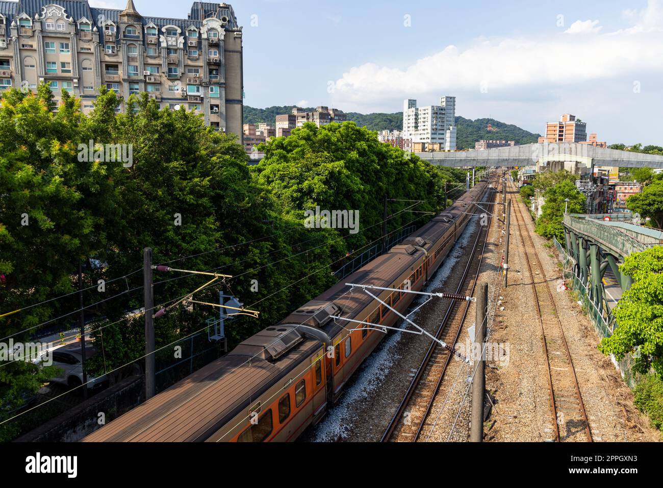 Taiwan 14. Juli 2022: Gleis im Taiwanischen Bezirk Yingge Stockfoto