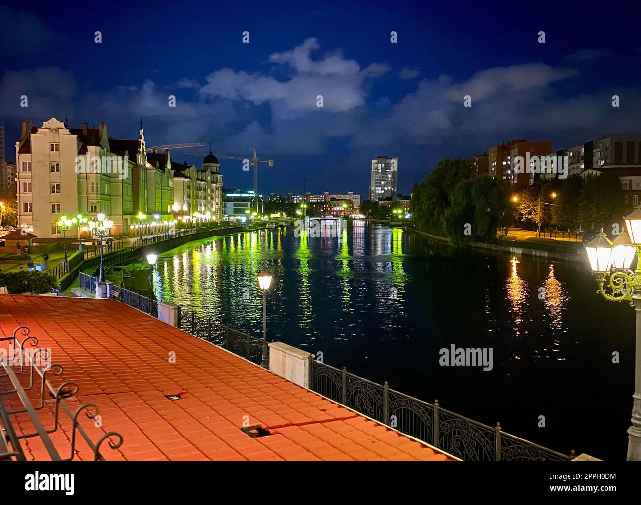 Kaliningrad Stadt in der Nacht Stockfoto
