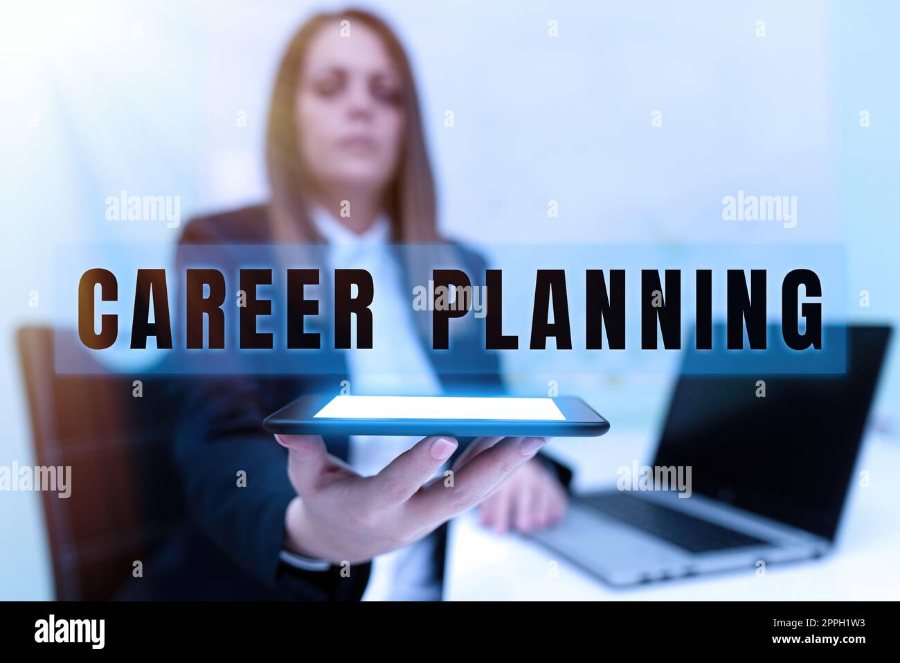 Handschriftliches Schild „Career Planning“ (Karriereplanung). Das Wort, das auf Einzelpersonen geschrieben wird, ist ein lebenslanger Prozess der persönlichen Karriere Stockfoto