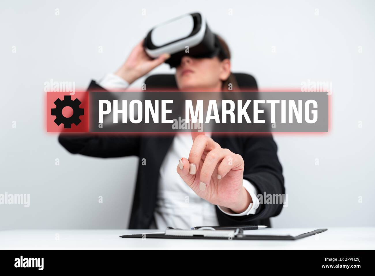 Schild mit der Anzeige „Telefonmarketing“. Internet-Konzeptkunst zur Werbung für Produkte und Dienstleistungen über mobile Geräte Stockfoto