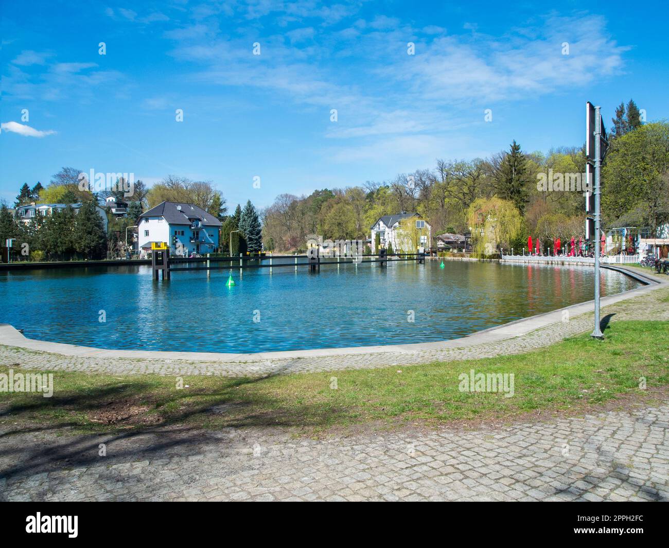 Versandbehälter der Woltersdorfer Schleuse Stockfoto