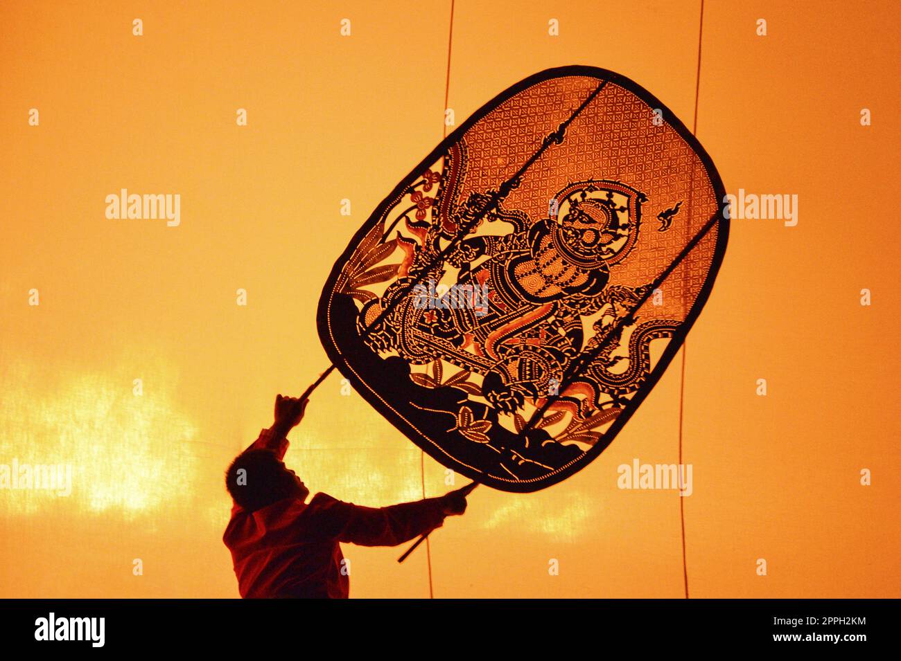 Thailändische Schattenpuppen-Kunst in der Provinz Rachaburi, Thailand. Stockfoto