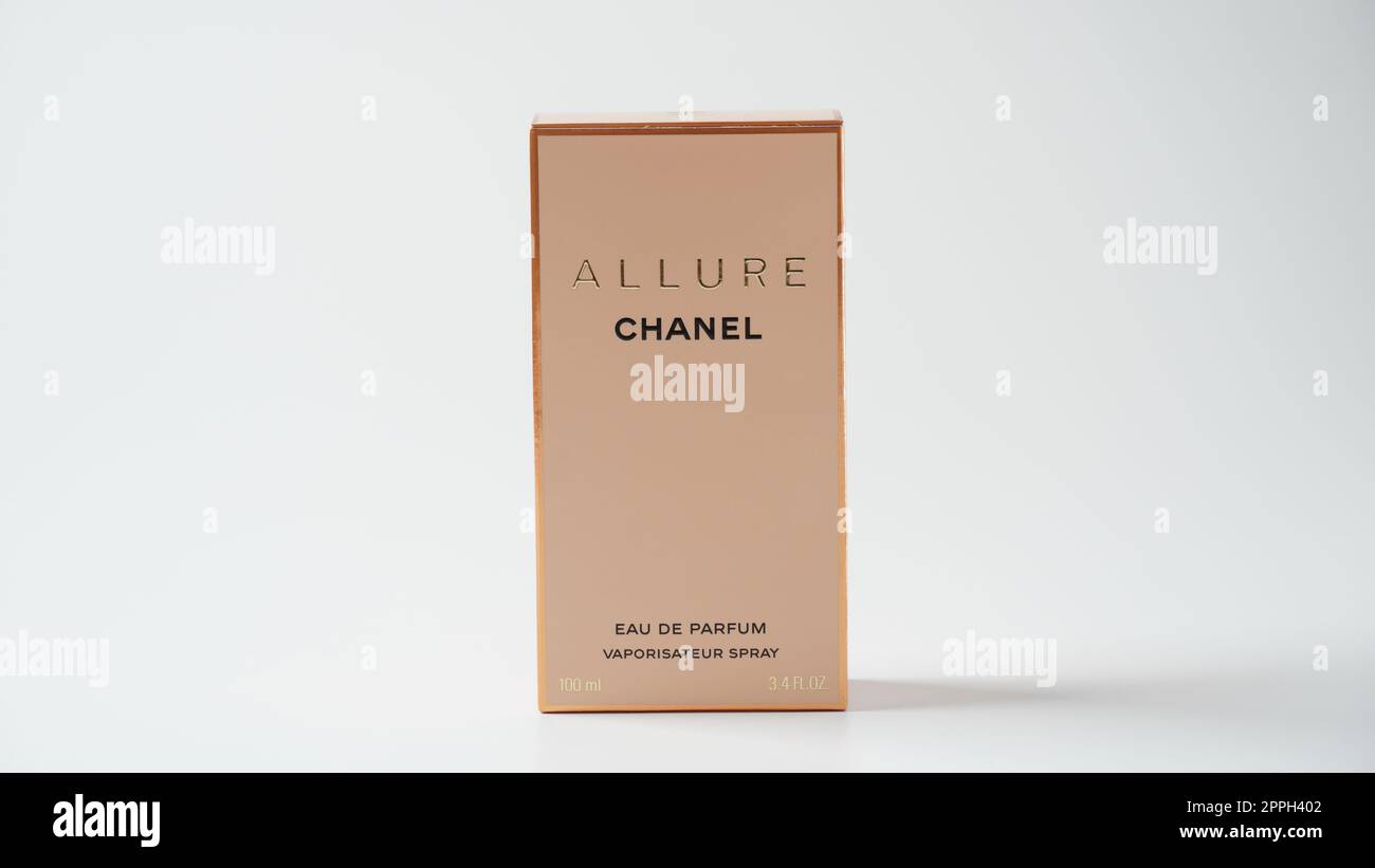 Israel - 18. November 2022: Eine Flasche Chanel Parfüm. Frauenparfüm Stockfoto