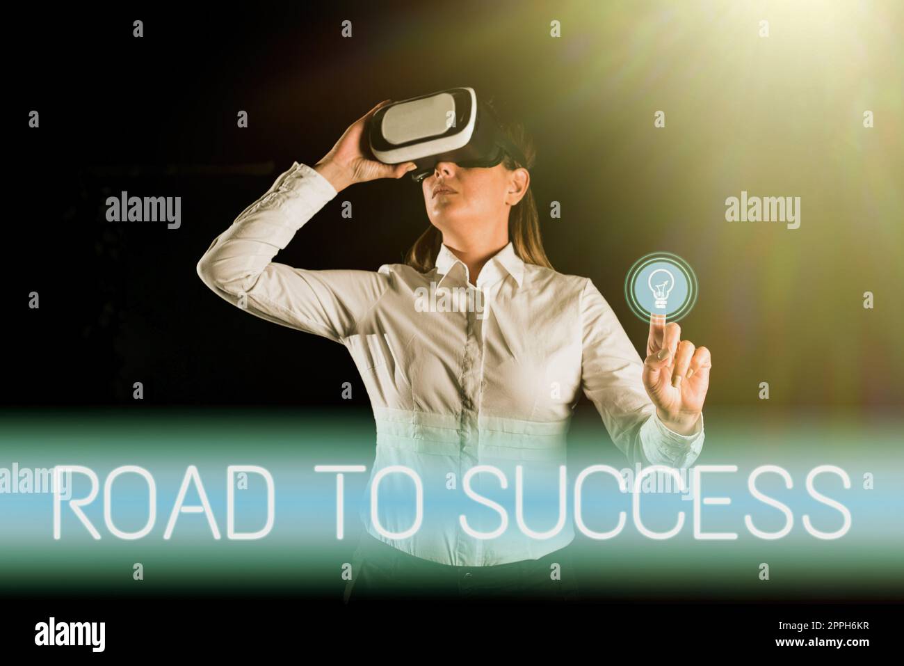 Schilder mit der „Road to Successstuying“-Ausstellung verbessern Sie sich selbst, um Träume zu erfüllen. Business Showcase Lernen wirklich hart verbessern Sie sich, um Träume zu erreichen Stockfoto