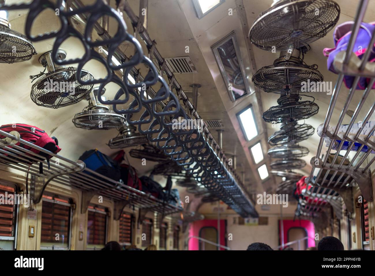 In einem Waggon von der Southern Railway Sri Lanka Stockfoto