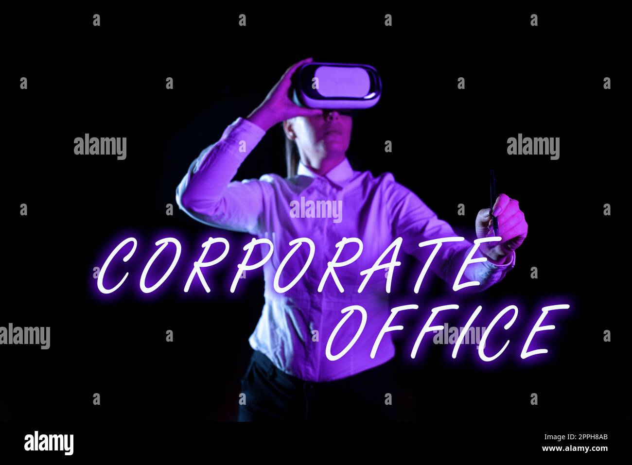 Schreiben, in dem der Text „Corporate Officehome Department“ angezeigt wird, der primäre Abteilungen indirekt unterstützt. Unternehmen zeigen die Home-Abteilung, die primäre Abteilungen indirekt unterstützt Stockfoto