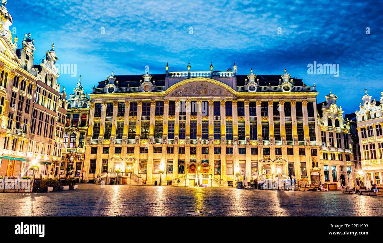 Architektur des Grand Place in Brüssel, Belgien nach der Dämmerung Stockfoto