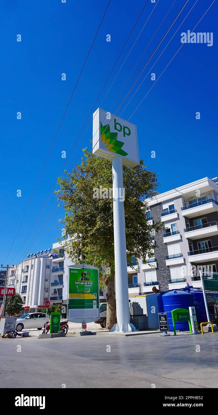 Marmaris, Türkei - 21. September 2022: British Petroleum Tankstelle Stockfoto Marmaris, Türkei - 21. September 2022: British Petroleum Tankstelle Stockfoto