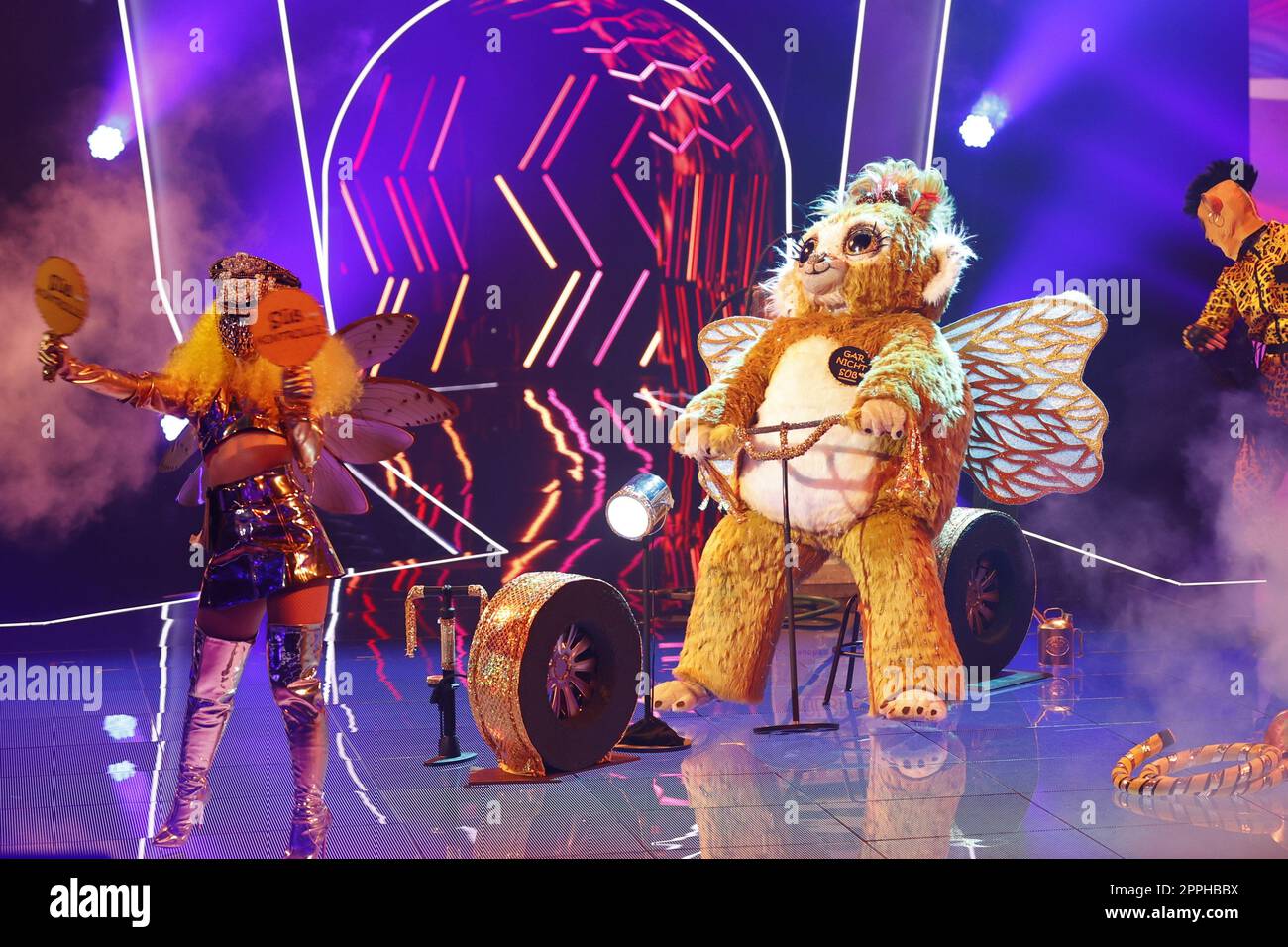 Goldi, The Masked Singer Season 7 Episode 3, MMC Studios, Köln, 15.10.2022 Stockfoto