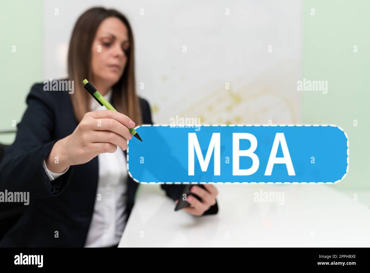 Textschild mit MBA. Business Showcase entwickelt, um die Fähigkeiten für Karrieren in Unternehmen und Management zu entwickeln Stockfoto