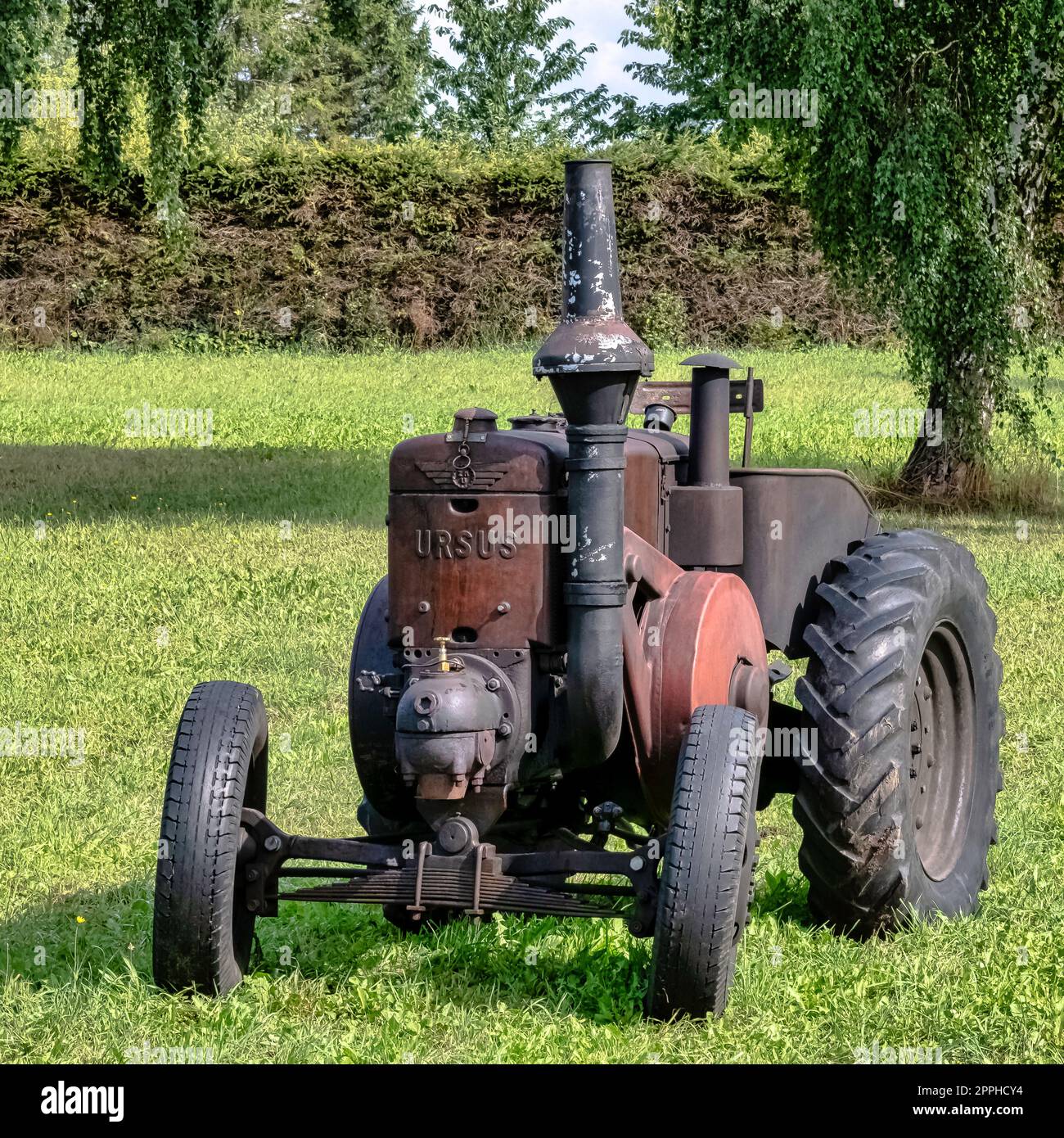 Polnischer Oldtimer-Traktor Ursus C-45 in Choczewo, Pommern, Polen Stockfoto