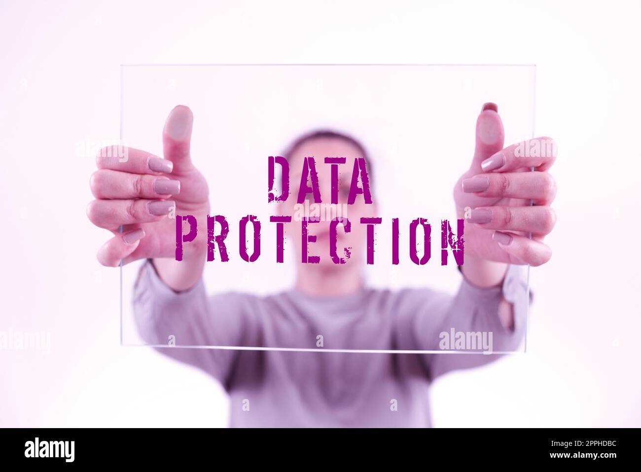 Textüberschrift mit der Darstellung von Datenschutz. Konzept, das den Schutz von Informationen vor einer möglichen Datenschutzverletzung bedeutet Stockfoto