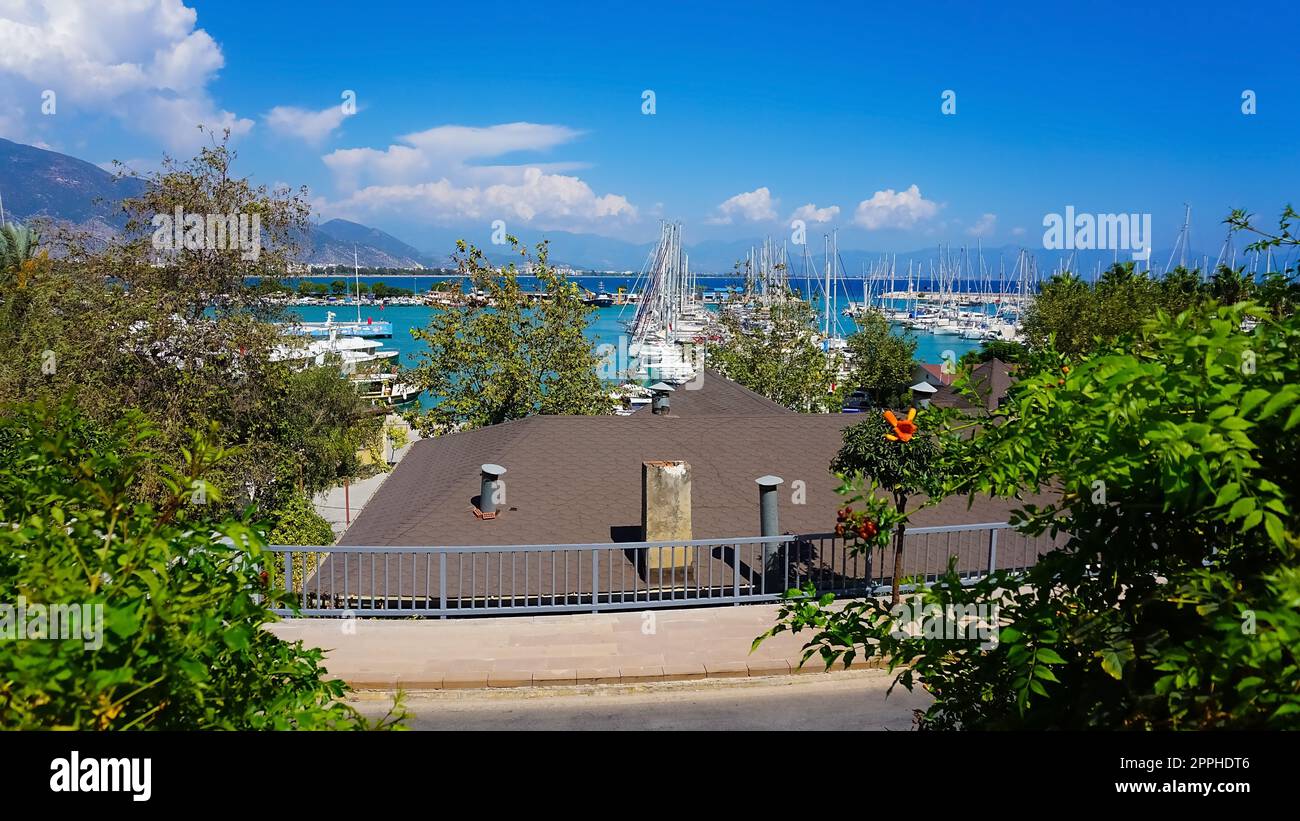 Panorama tropisches Meer, Strandlandschaft von Finike, Antalya, Türkei. Stockfoto