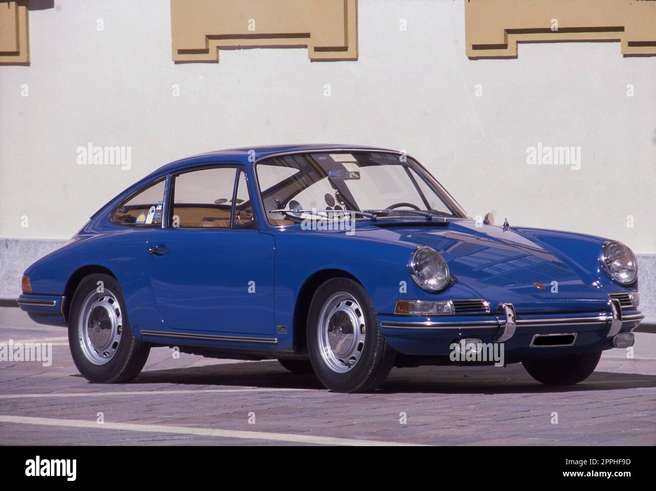 Zuffenhausen, Stuttgart, Deutschland, 24. April 2023, 1965 Porsche 912 während Porsche - Alle Modelle - Historische Motoren Stockfoto